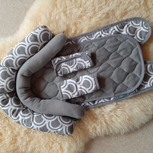 ❌SOLD❌NEVER USED 🚼 Infant Car Seat pad set